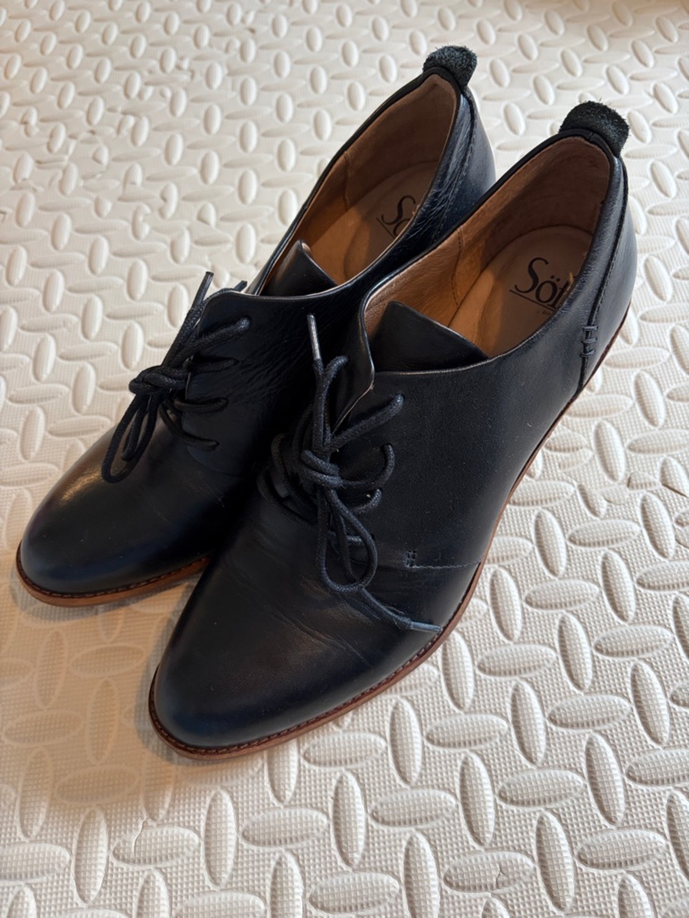 Söfft Black Leather Lace-Up Heels Size 10 - Picture 2 of 7